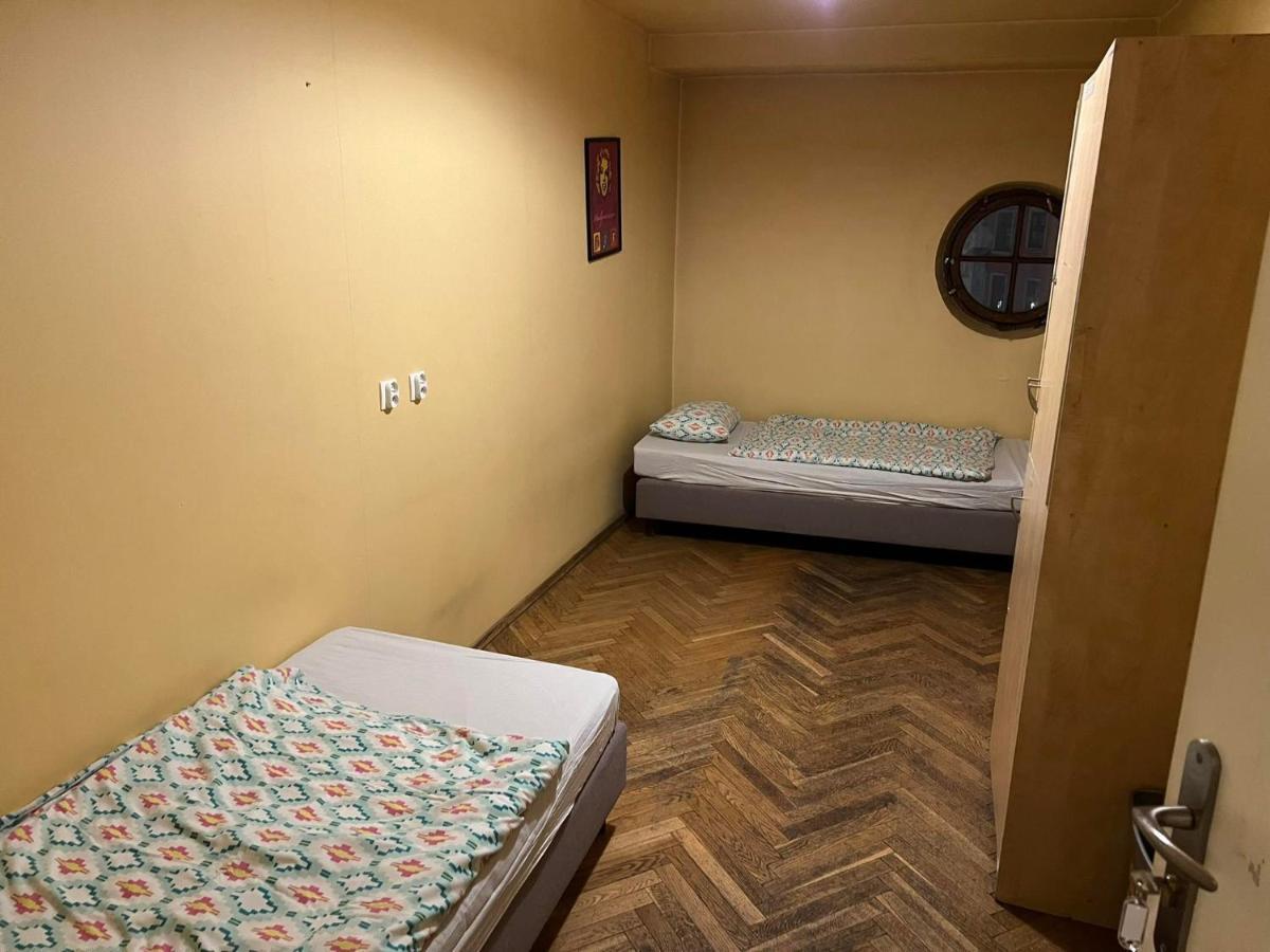 50 People Bis Apartment كراكوفيا المظهر الخارجي الصورة